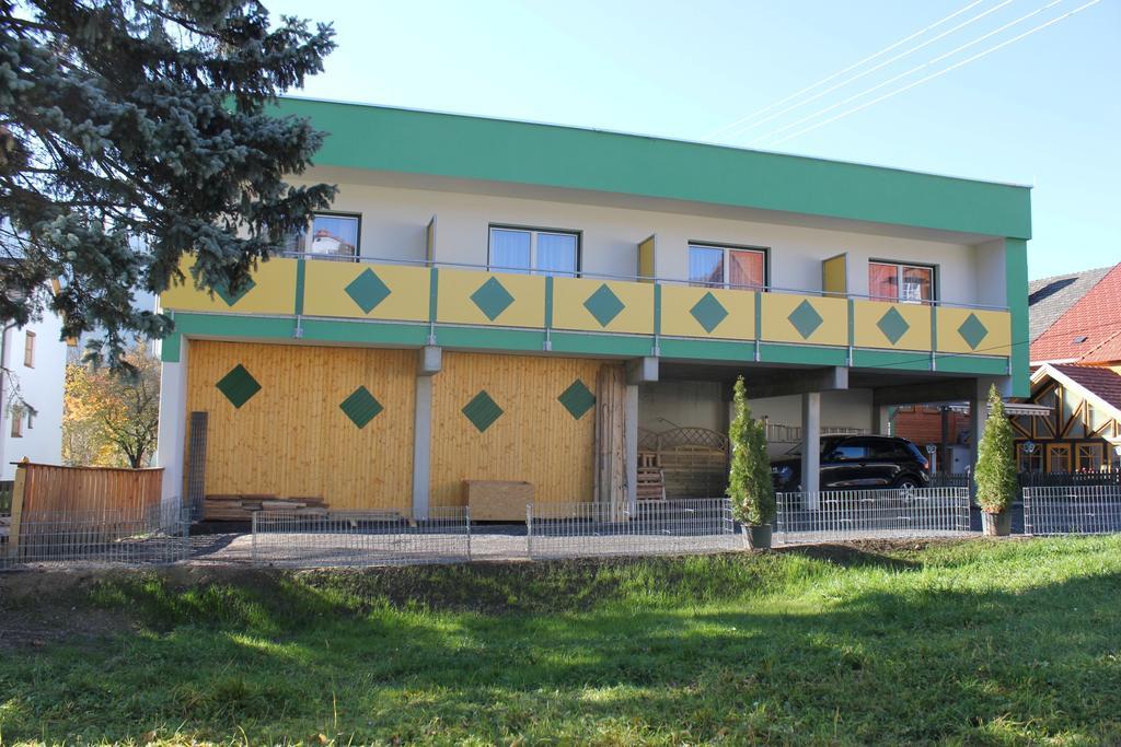 Gasthof Zum Mohrn Oberwoelz Stadt Luaran gambar
